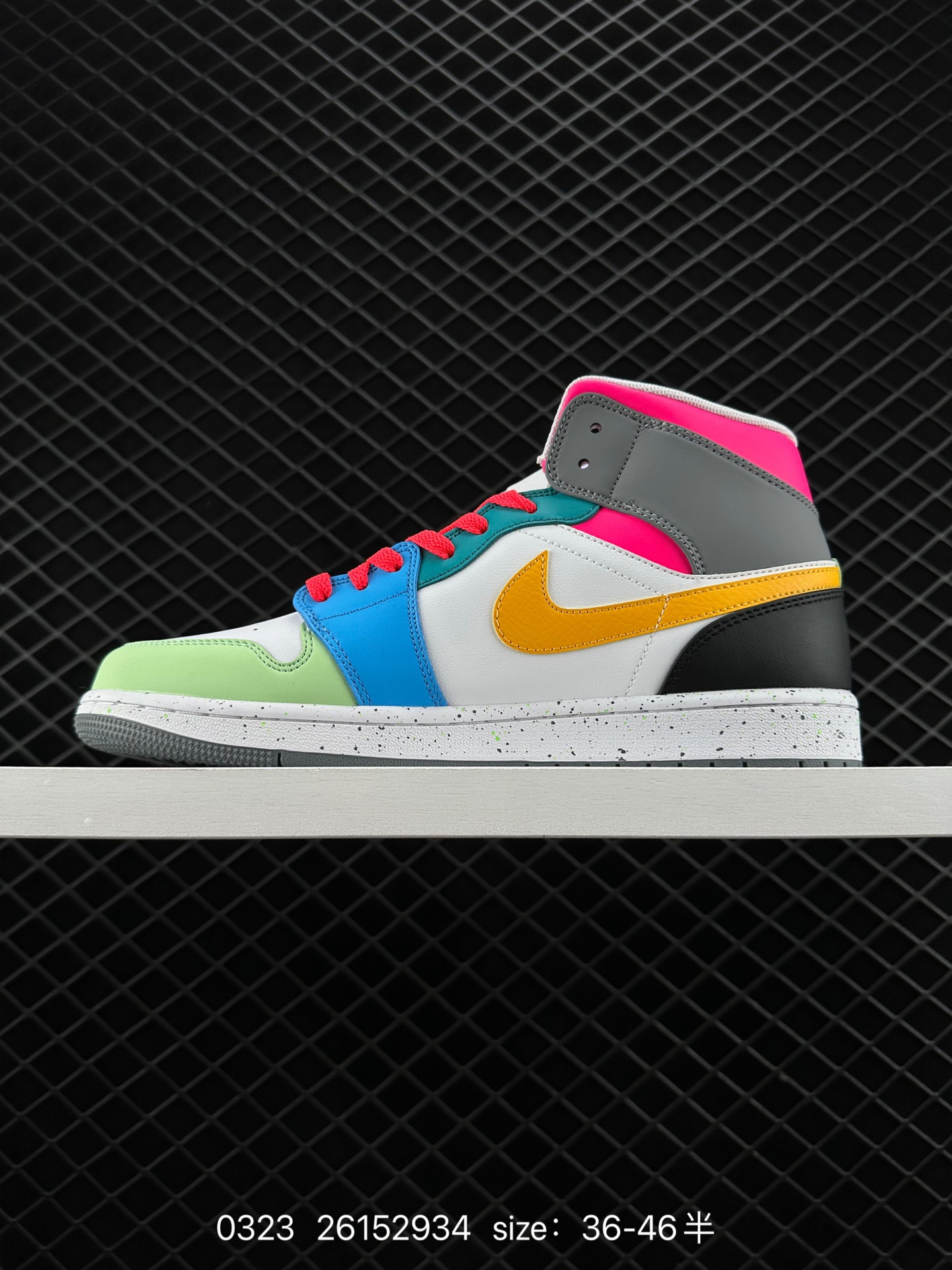 （NIKE）AIR JORDAN 1 MID